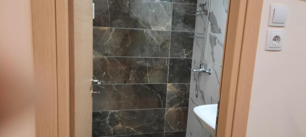 Livia'S Room To Ampelokipi Metro Airport Line Атина Екстериор снимка