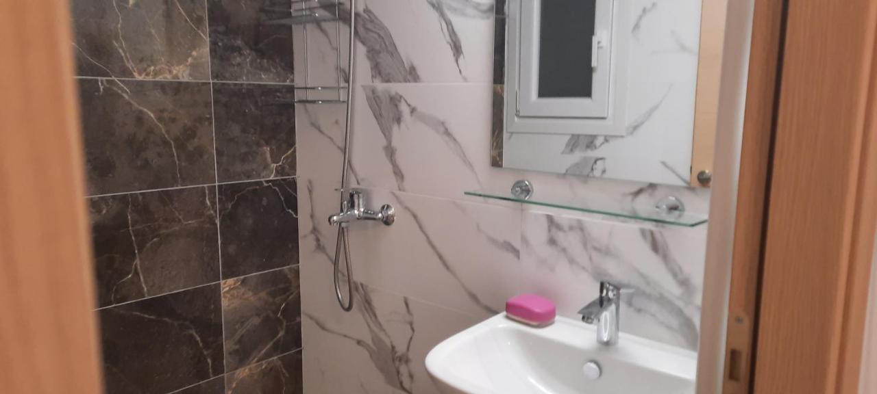 Livia'S Room To Ampelokipi Metro Airport Line Атина Екстериор снимка